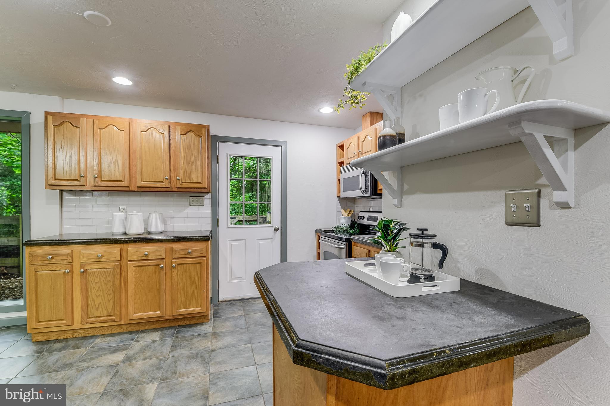 SUNRISE BEACH - Residential