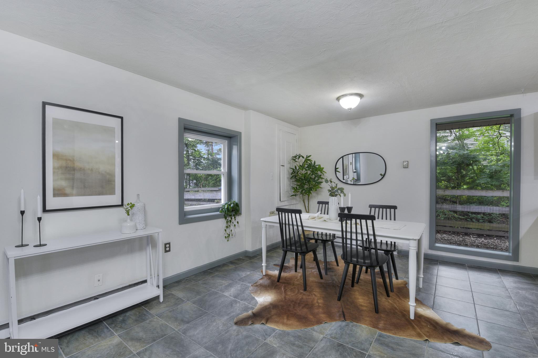 SUNRISE BEACH - Residential