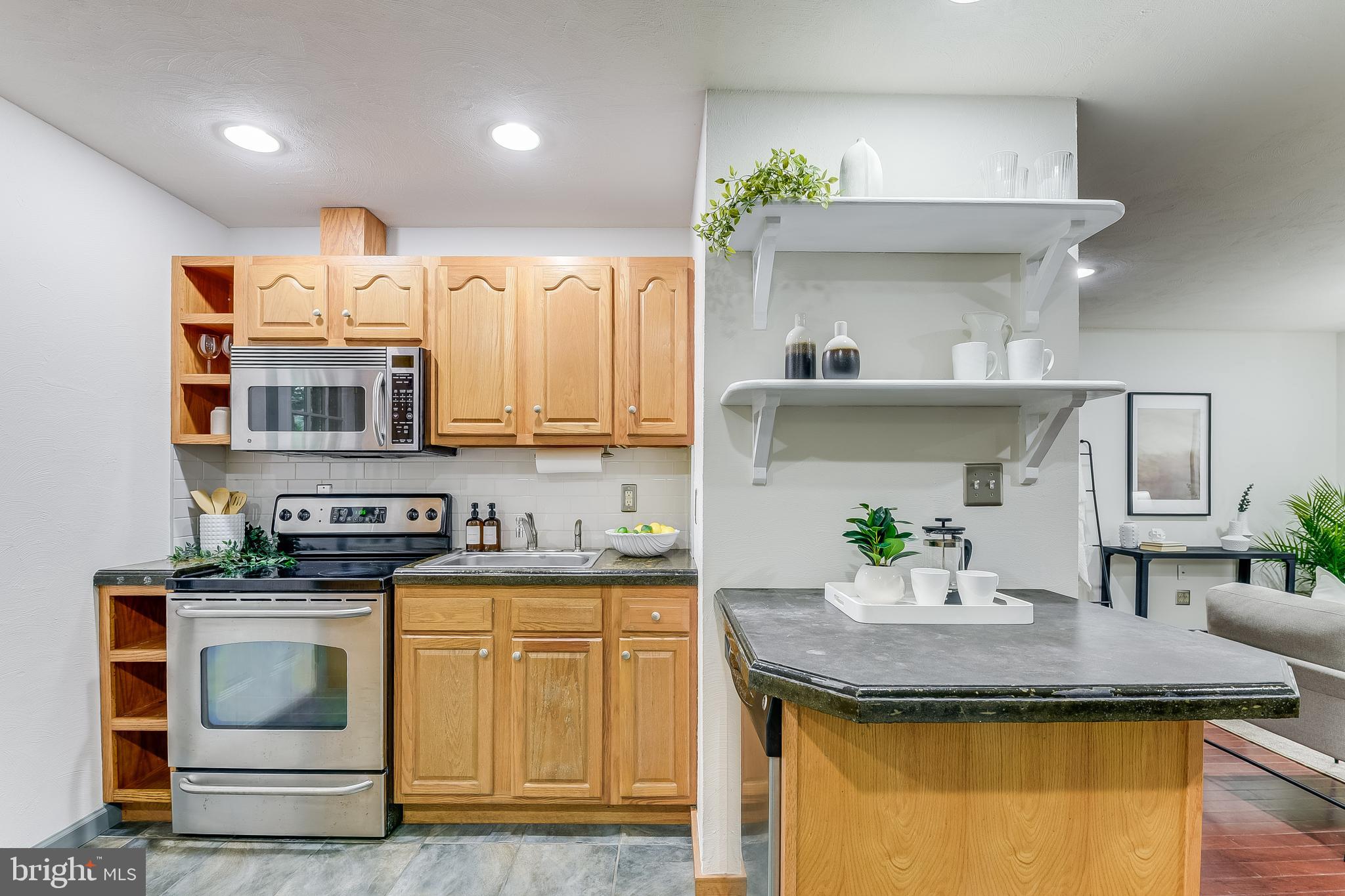 SUNRISE BEACH - Residential