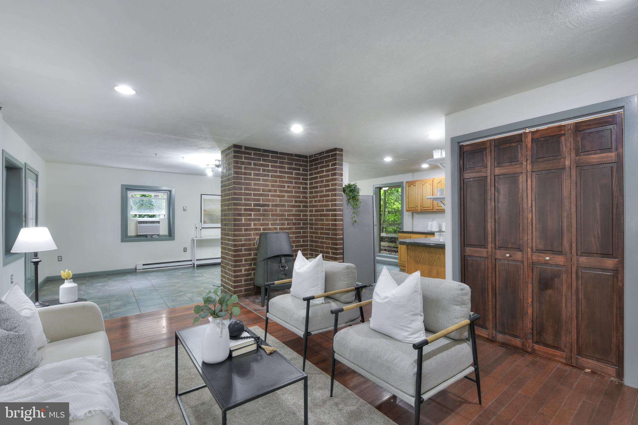 SUNRISE BEACH - Residential