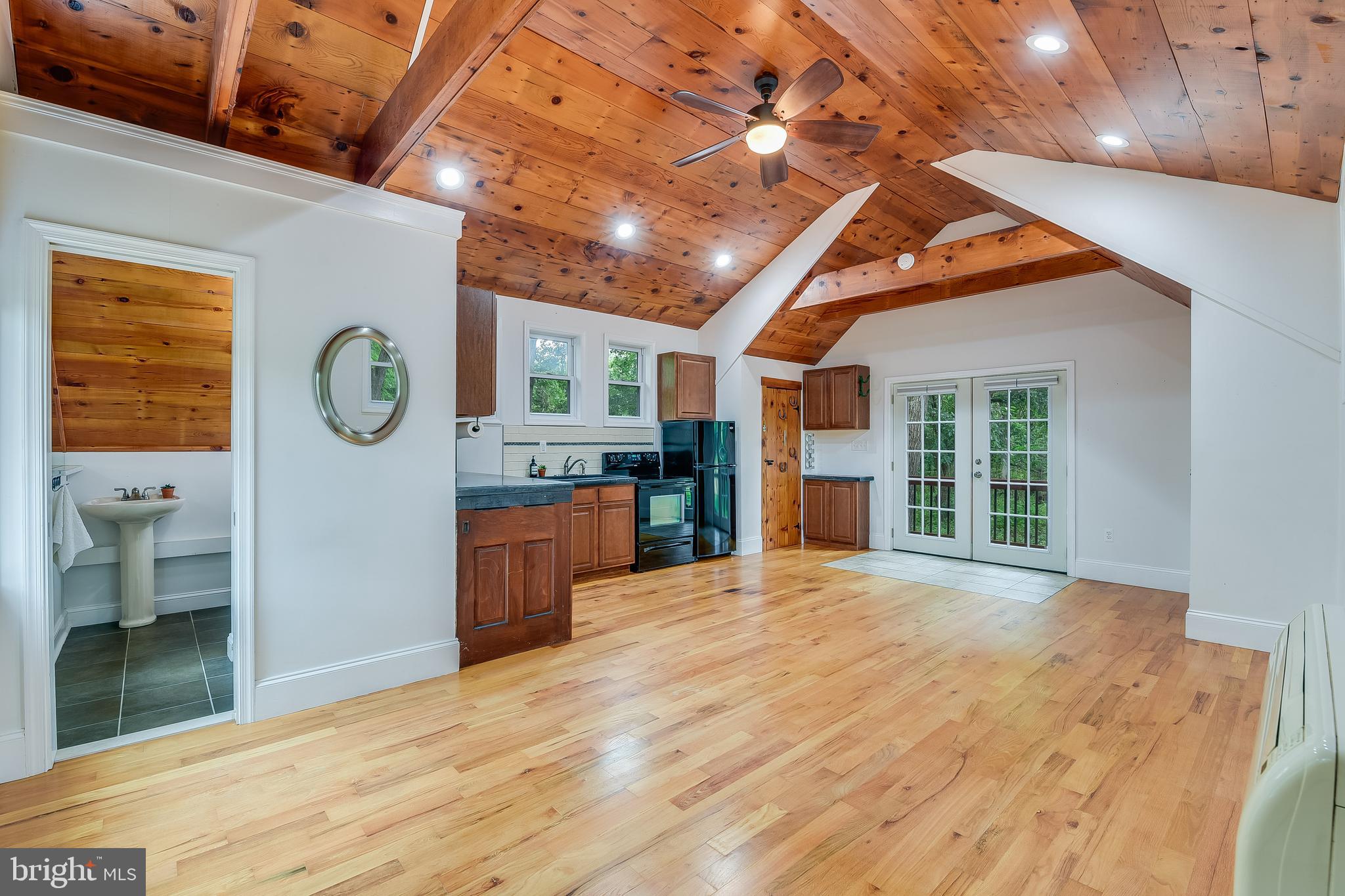 SUNRISE BEACH - Residential