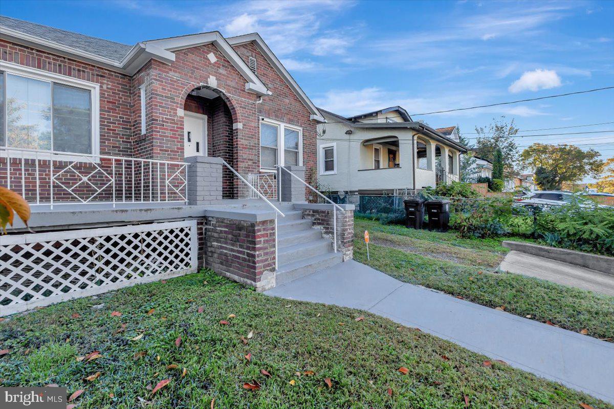 BEAVER HEIGHTS - Residential Lease