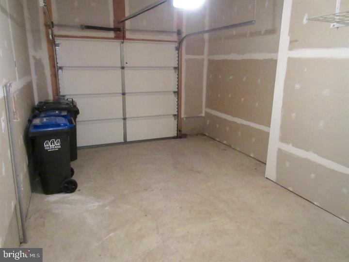 RESIDENCES AT BRAMBLETON - Residential Lease