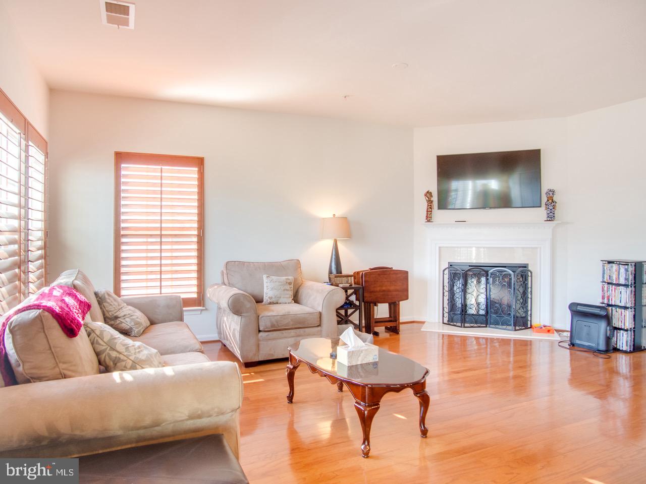 RESIDENCES AT BRAMBLETON - Residential Lease