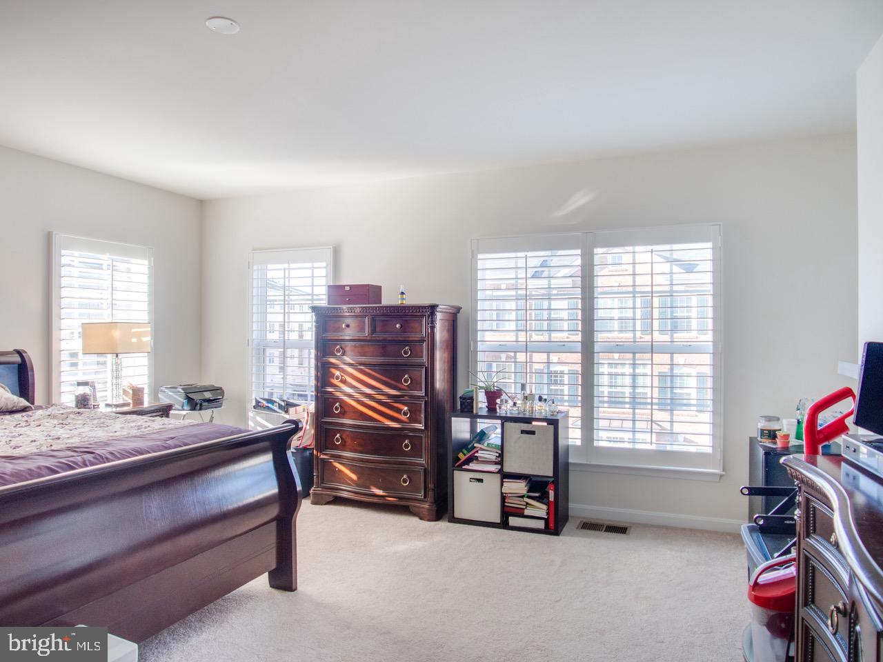 RESIDENCES AT BRAMBLETON - Residential Lease