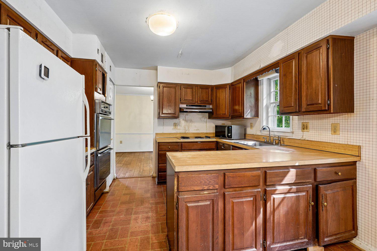 RESTON - Residential