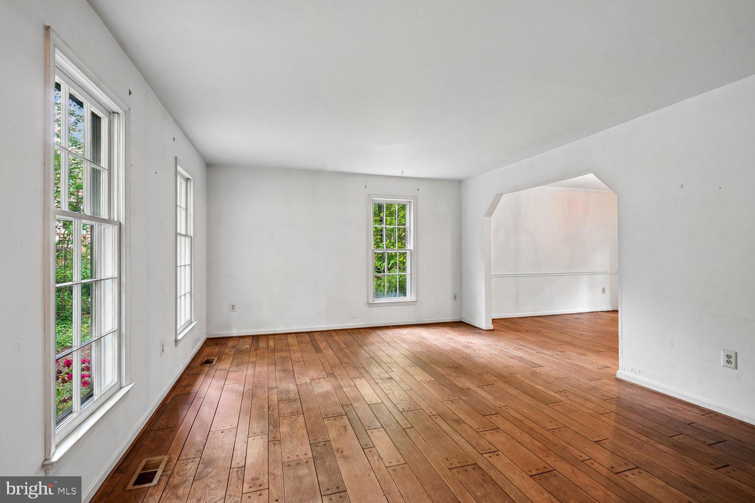 RESTON - Residential