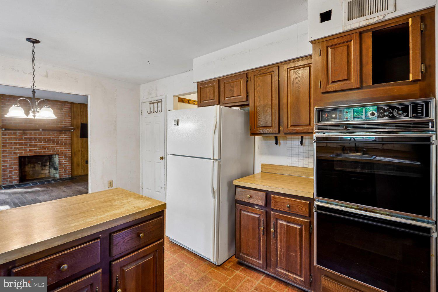 RESTON - Residential