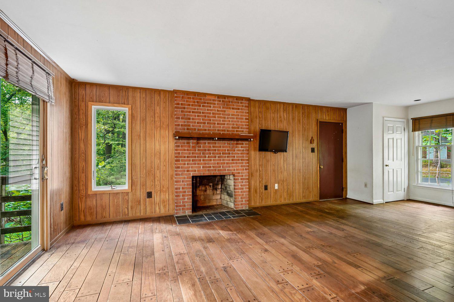 RESTON - Residential