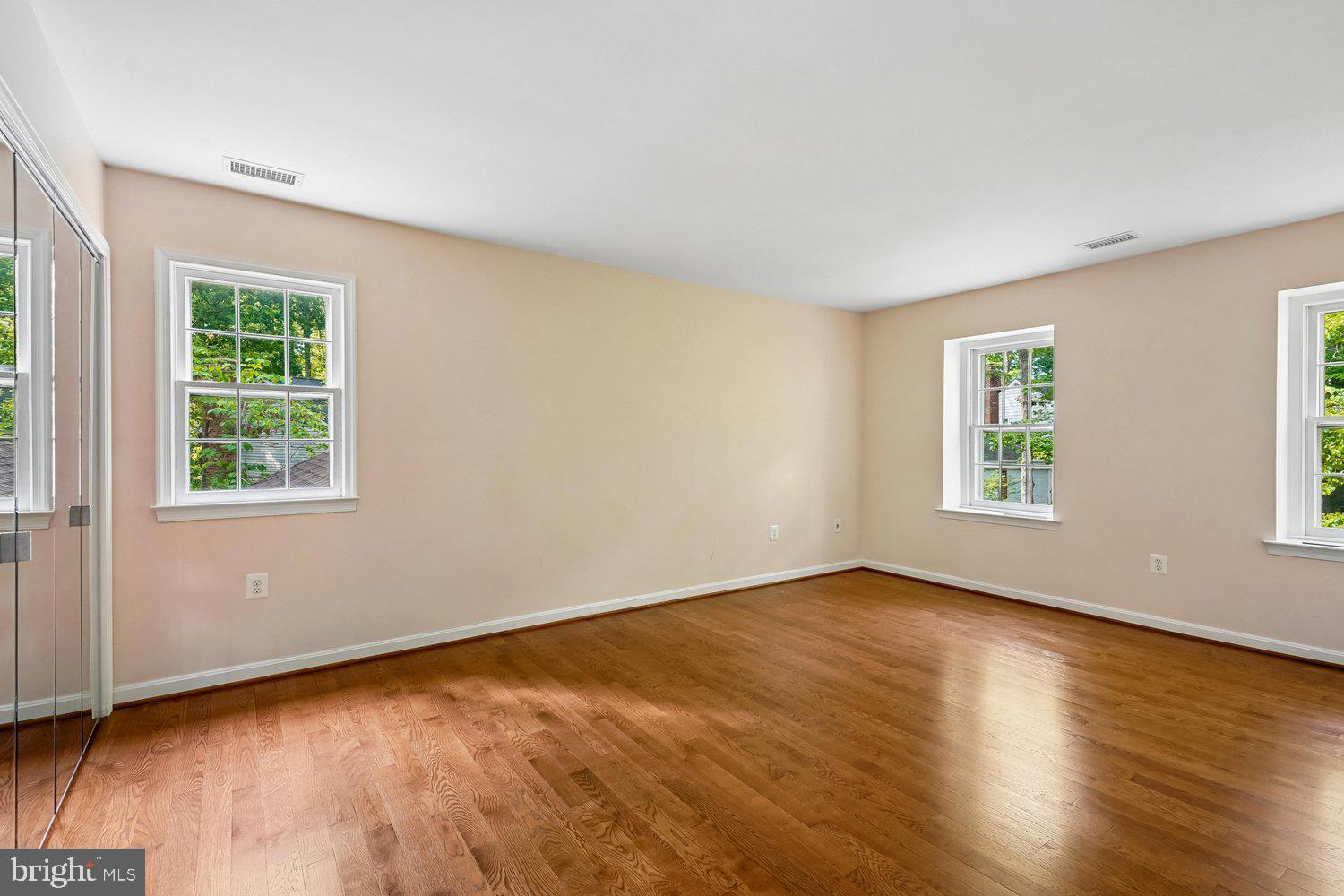 RESTON - Residential