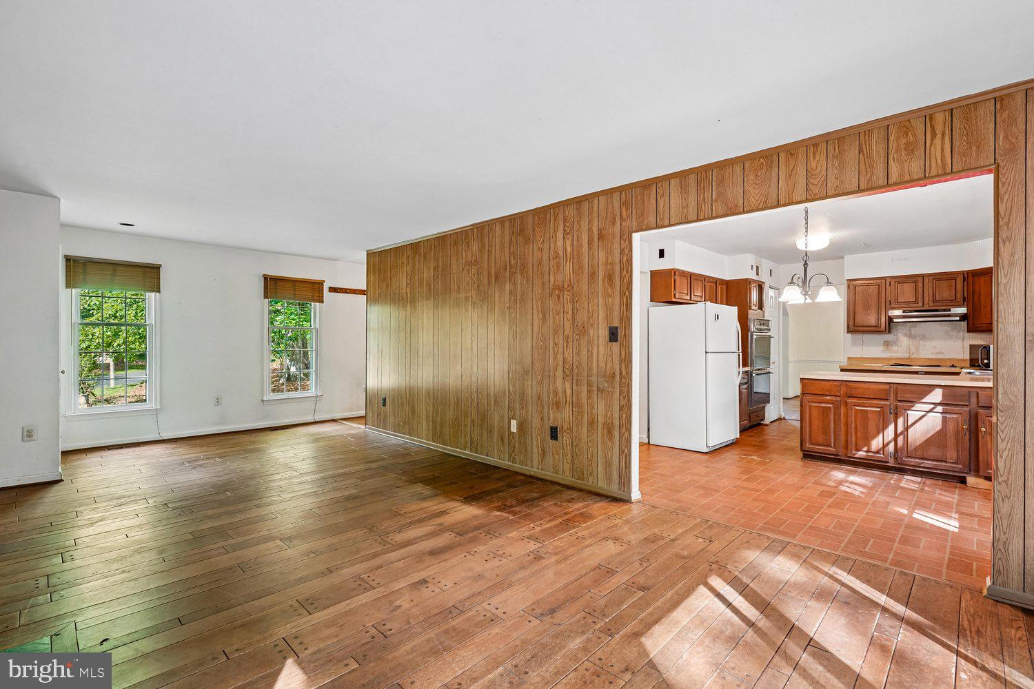 RESTON - Residential