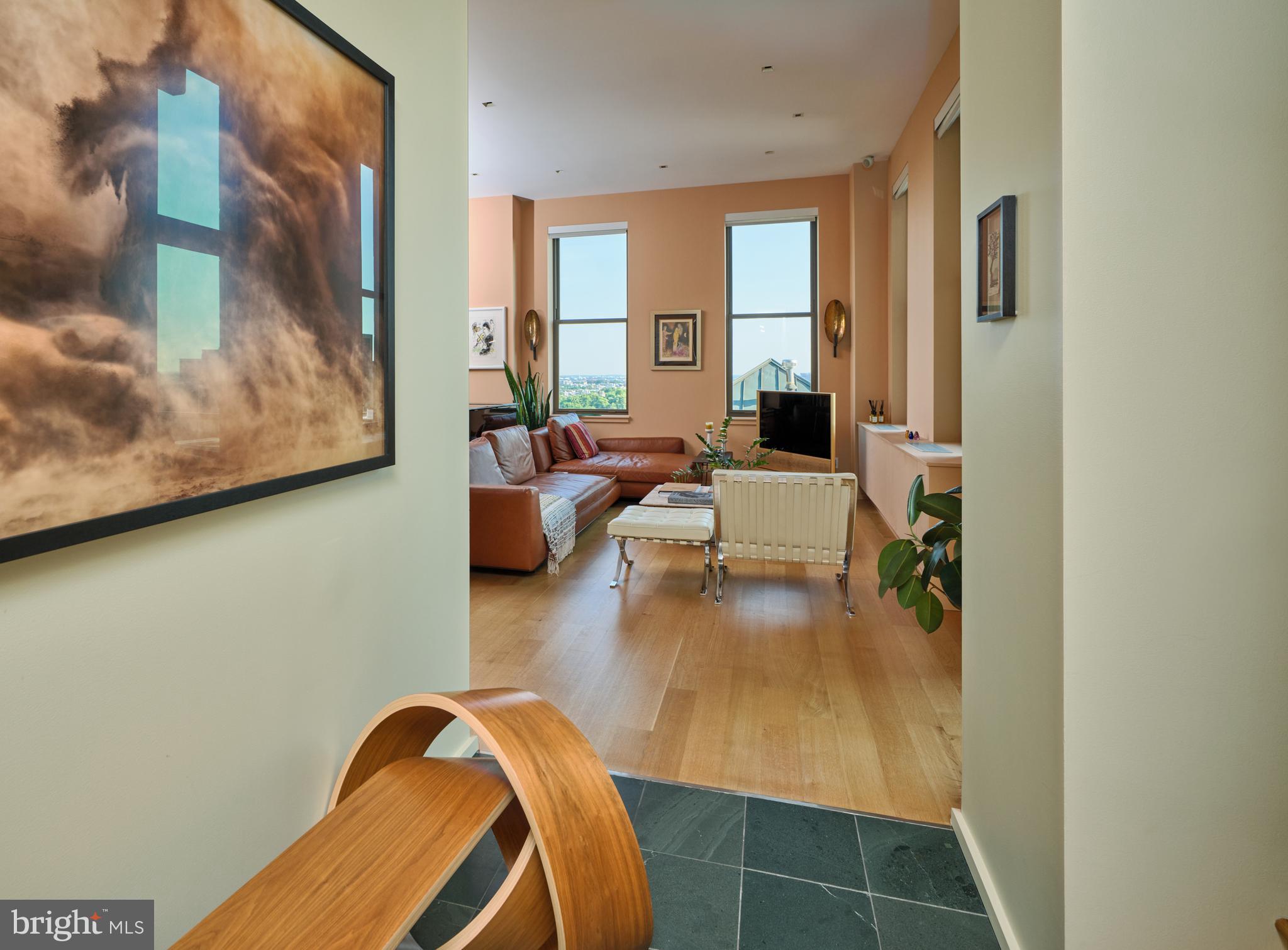 210 W WASHINGTON SQUARE 8SE