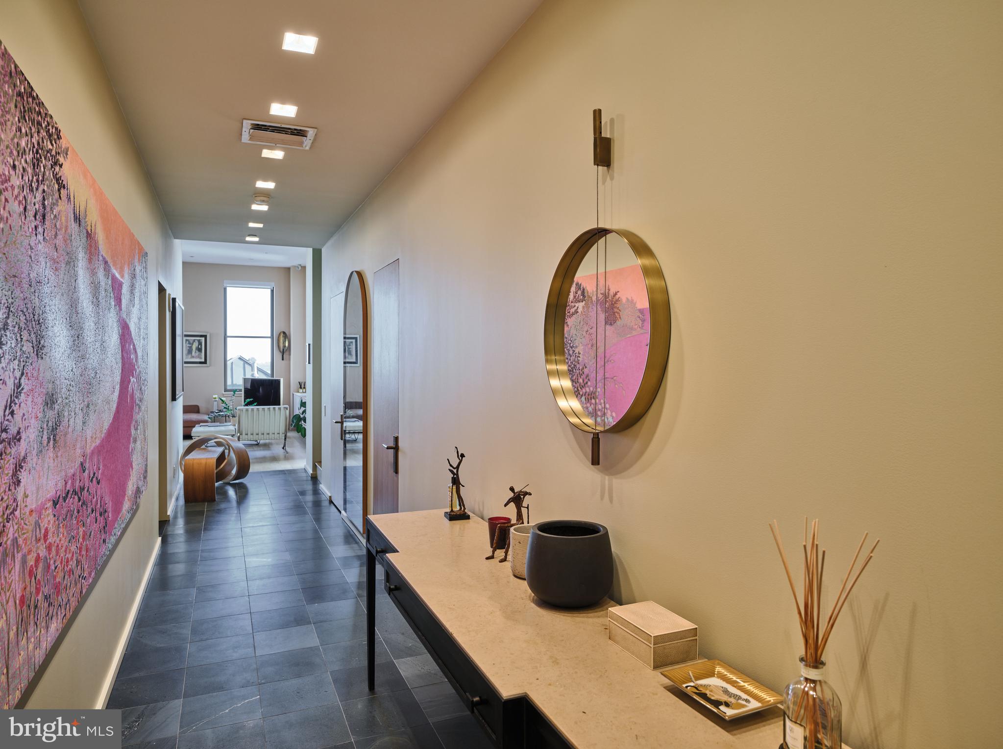 210 W WASHINGTON SQUARE 8SE