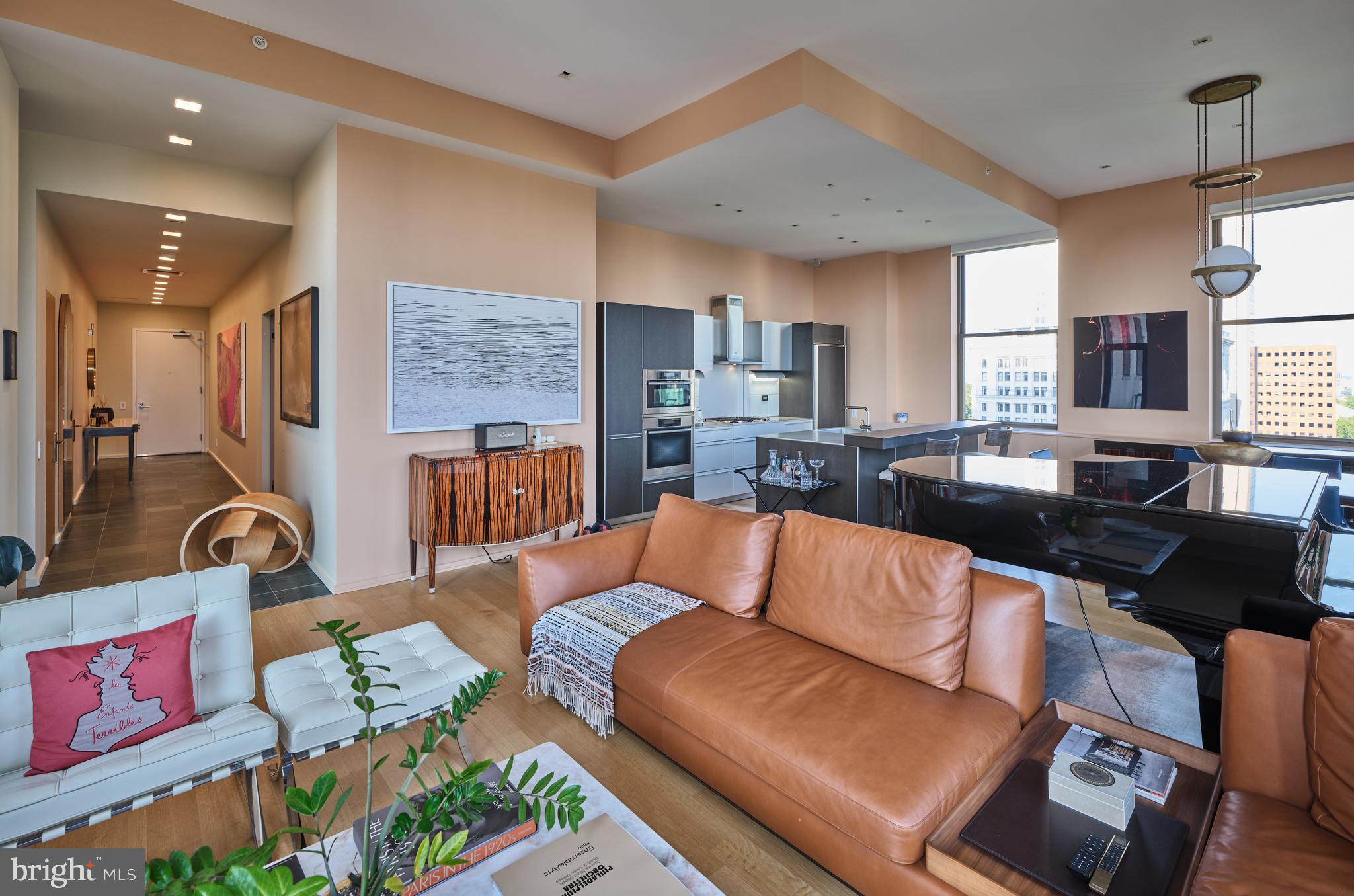 210 W WASHINGTON SQUARE 8SE