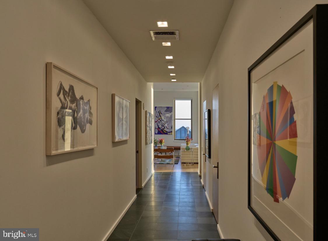 210 W WASHINGTON SQUARE 8SE