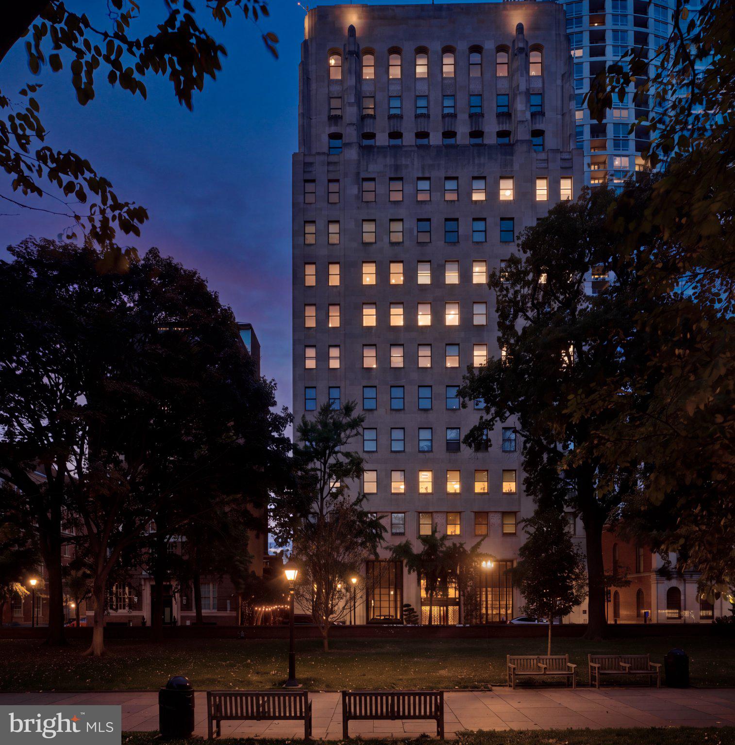 210 W WASHINGTON SQUARE 8SE