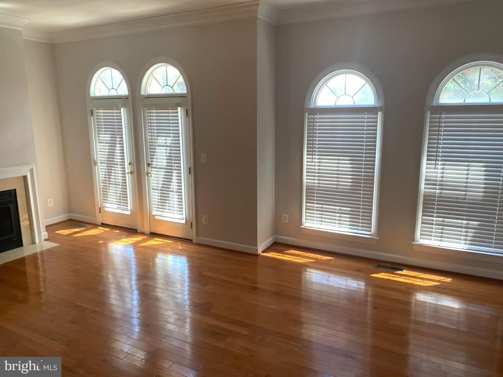 MCLEAN PLACE TOWNHOME - Residential Lease