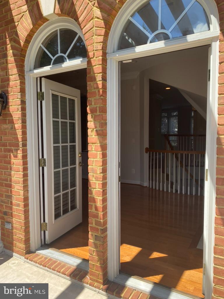 MCLEAN PLACE TOWNHOME - Residential Lease