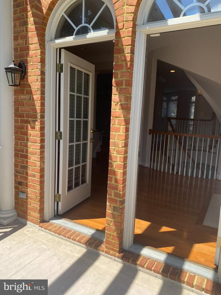 MCLEAN PLACE TOWNHOME - Residential Lease