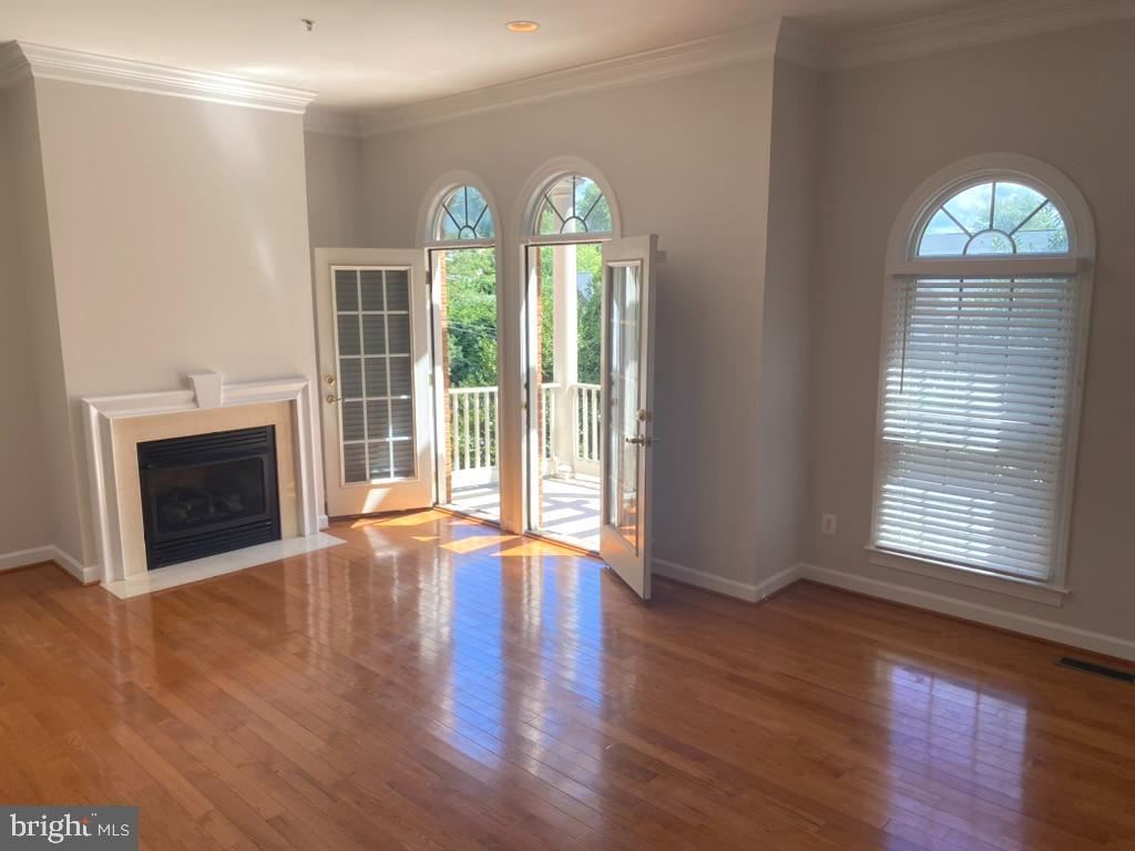 MCLEAN PLACE TOWNHOME - Residential Lease