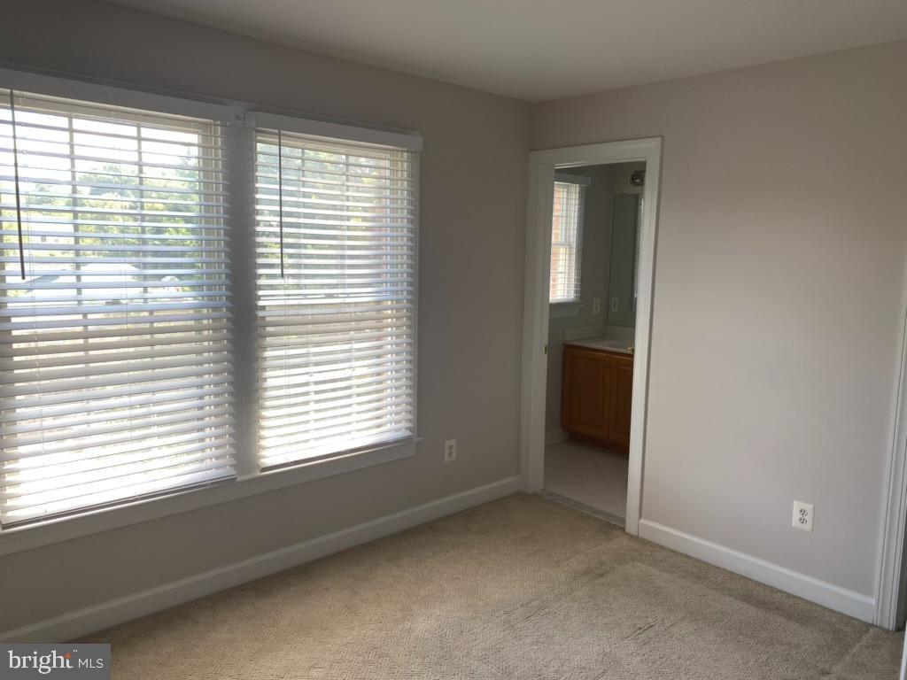 MCLEAN PLACE TOWNHOME - Residential Lease