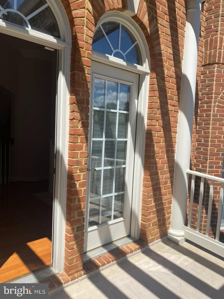 MCLEAN PLACE TOWNHOME - Residential Lease