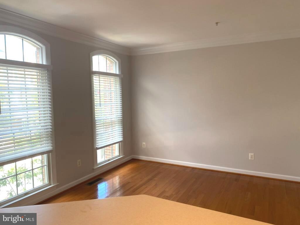 MCLEAN PLACE TOWNHOME - Residential Lease