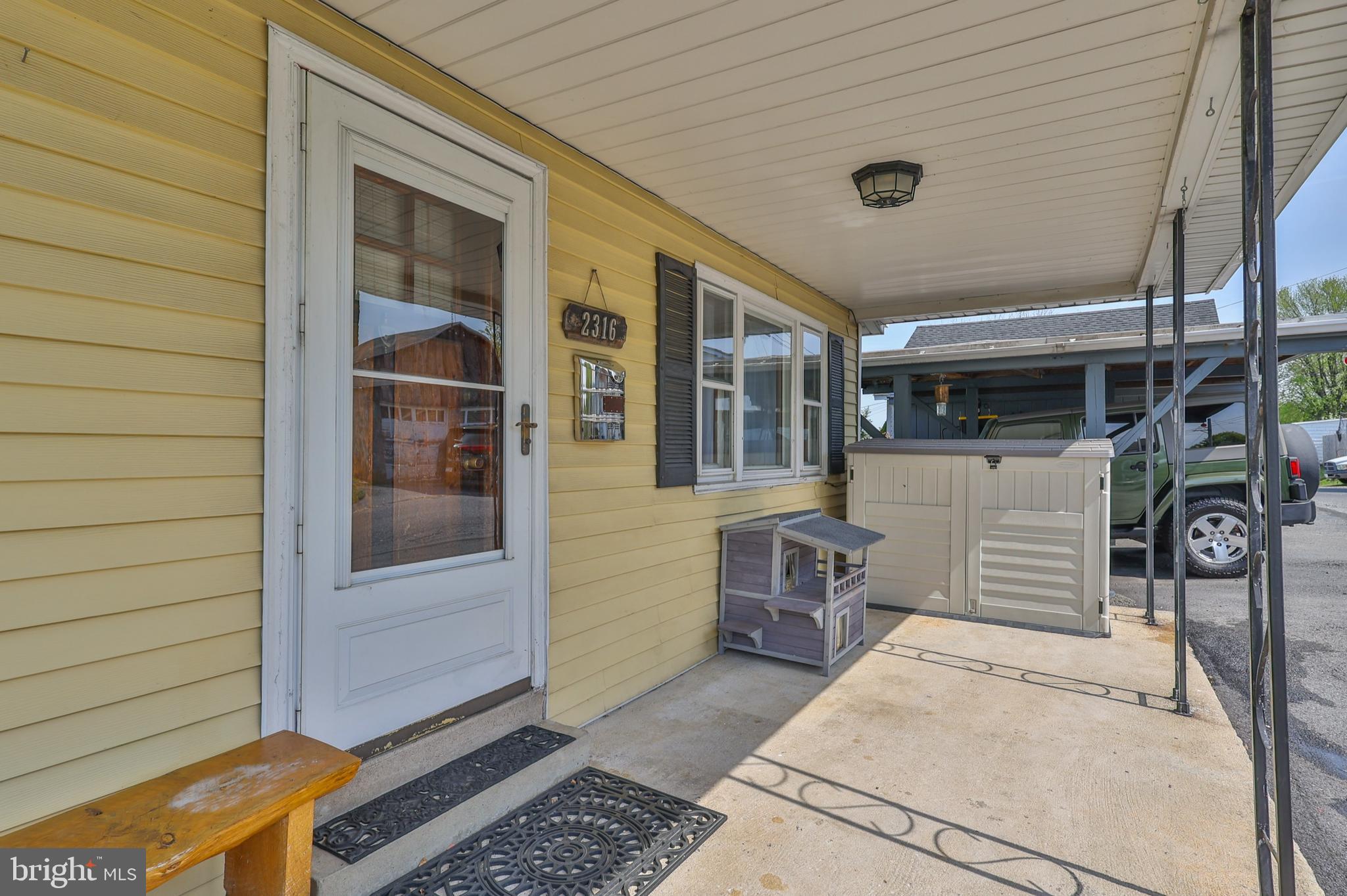 2316 N APPLE STREET