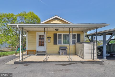 2316 N APPLE STREET WHITEHALL PA 18052