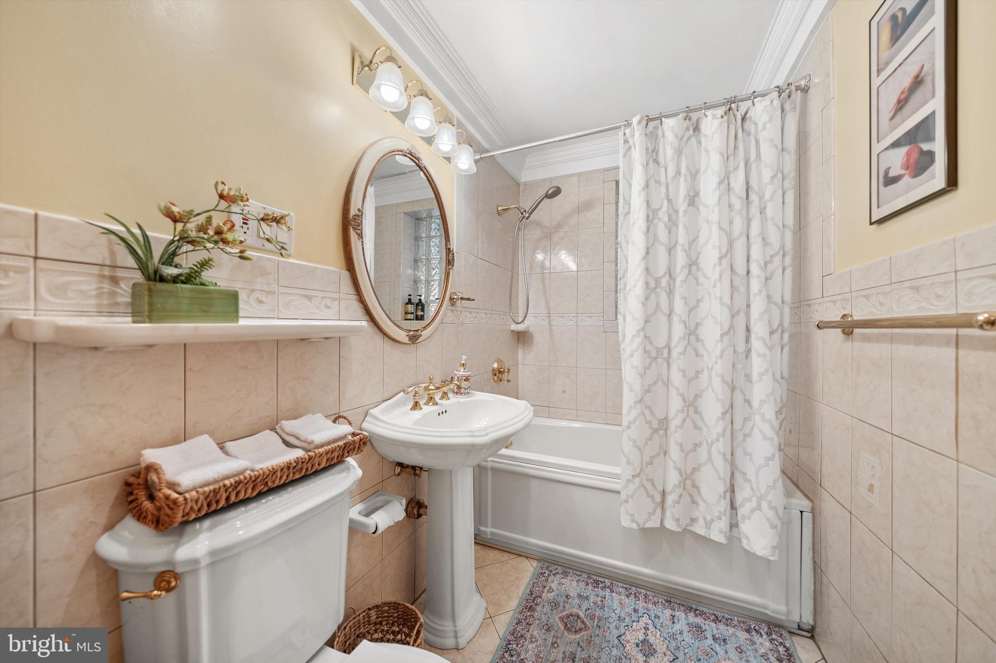 WESTHAMPTON - Residential