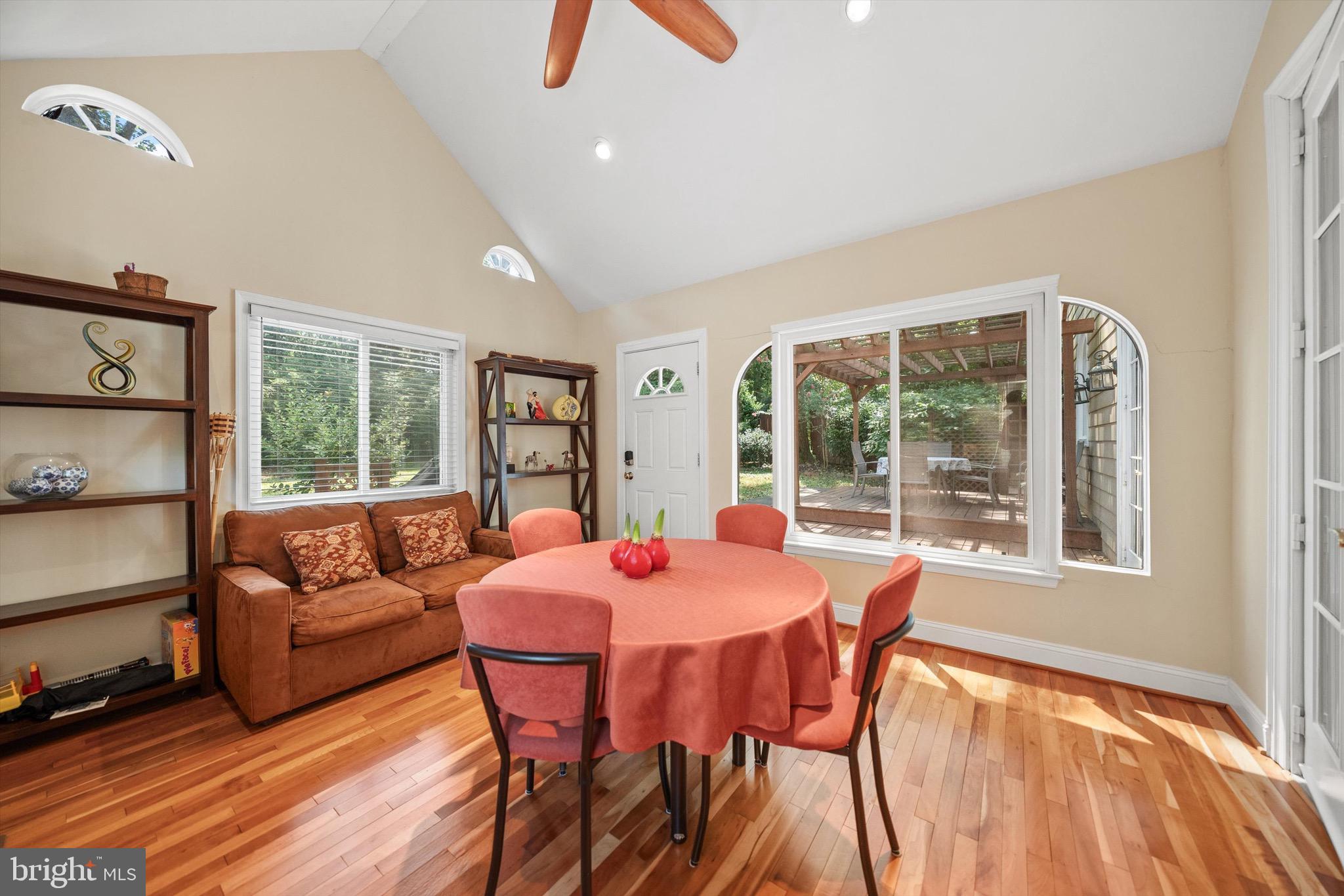 WESTHAMPTON - Residential