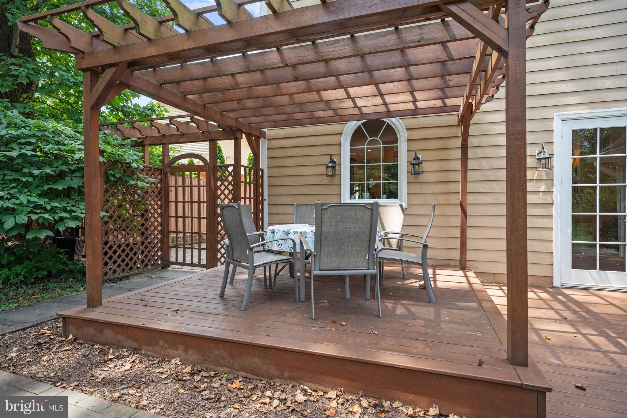 WESTHAMPTON - Residential