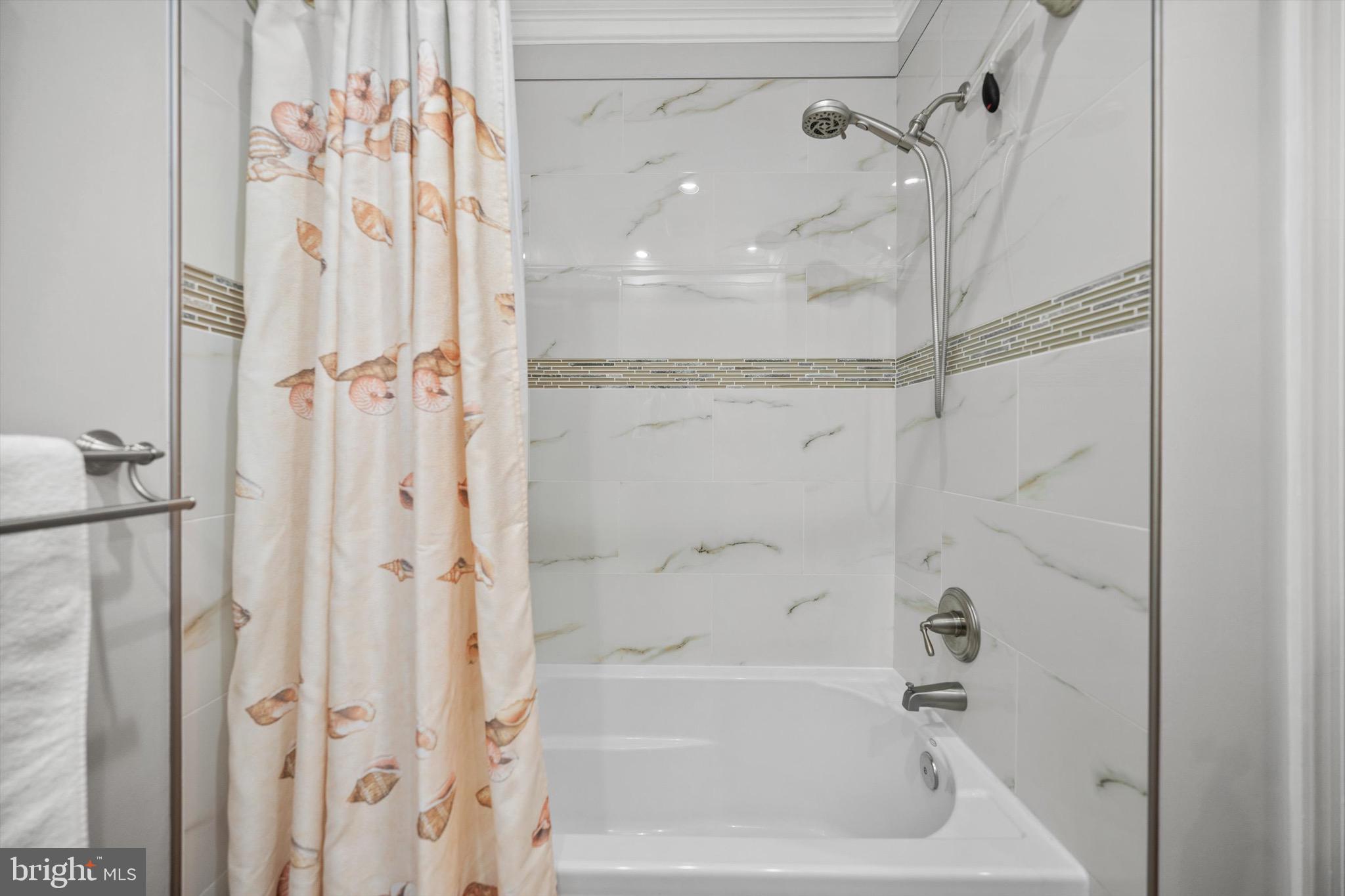 WESTHAMPTON - Residential