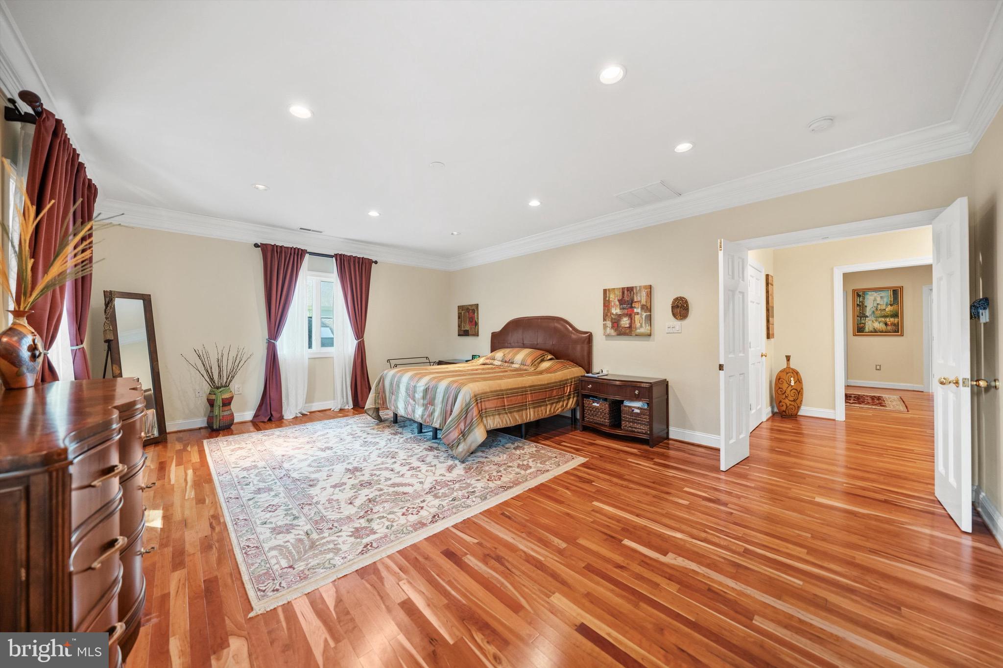 WESTHAMPTON - Residential