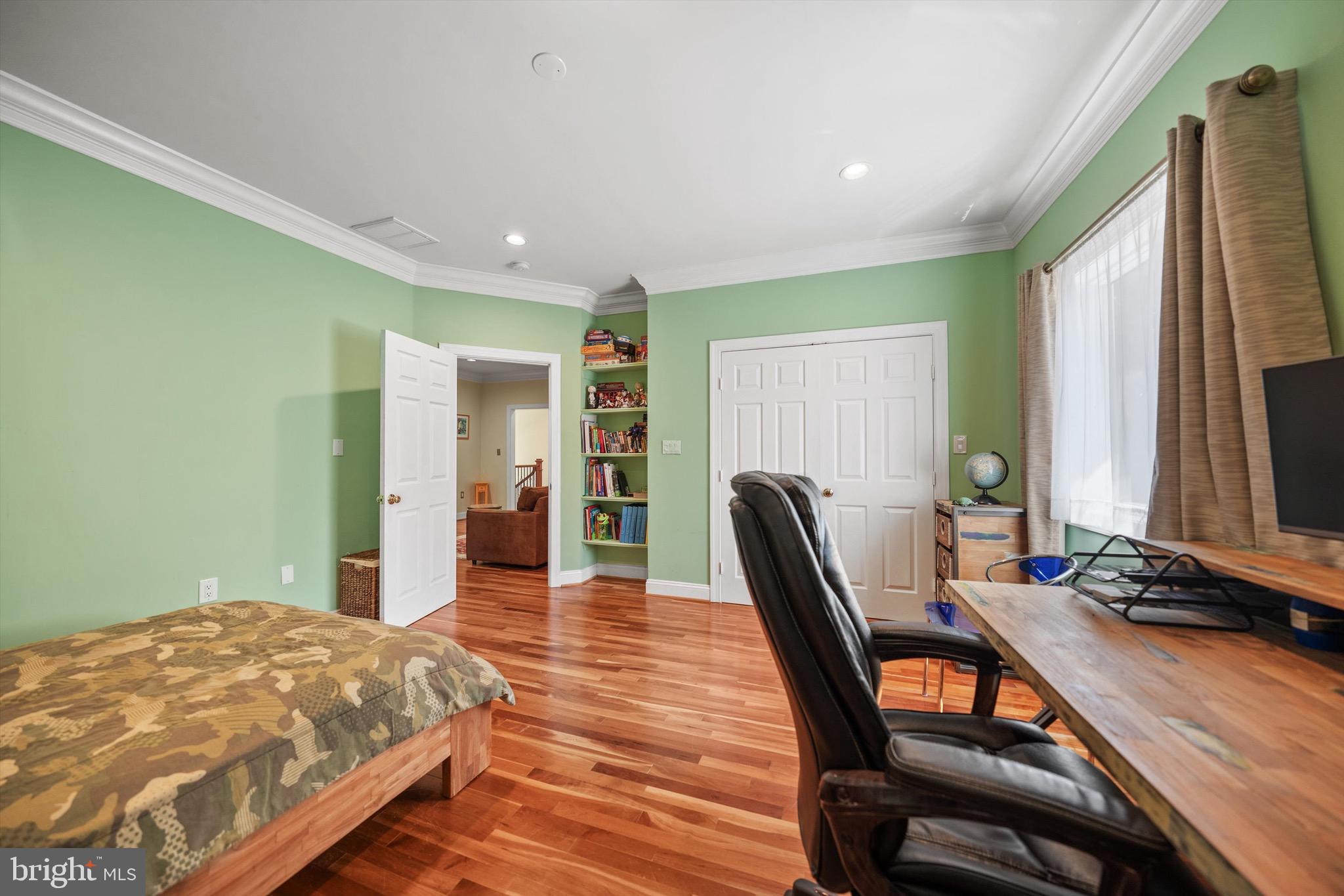 WESTHAMPTON - Residential