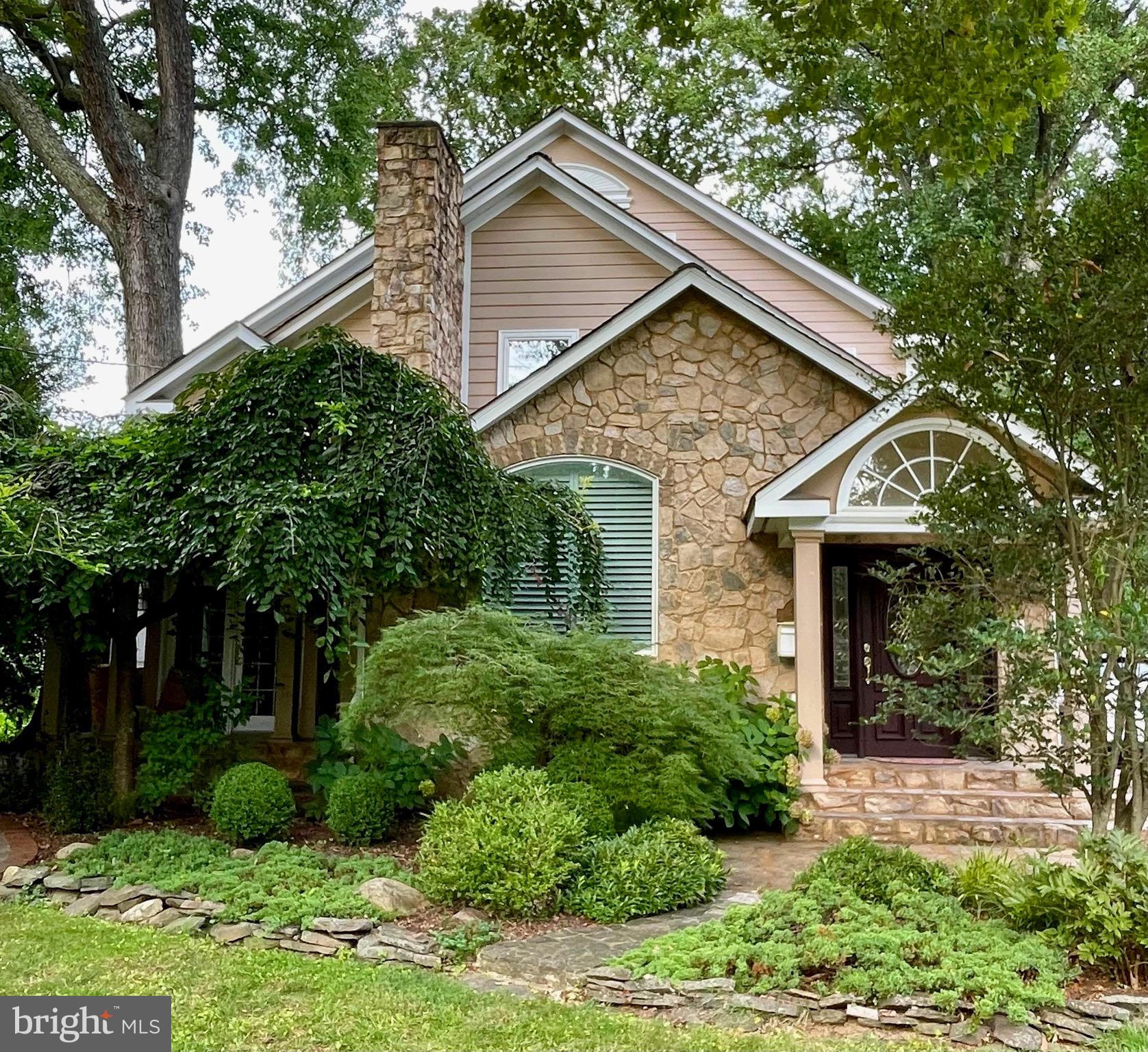 2131 GRAYSON PLACE
