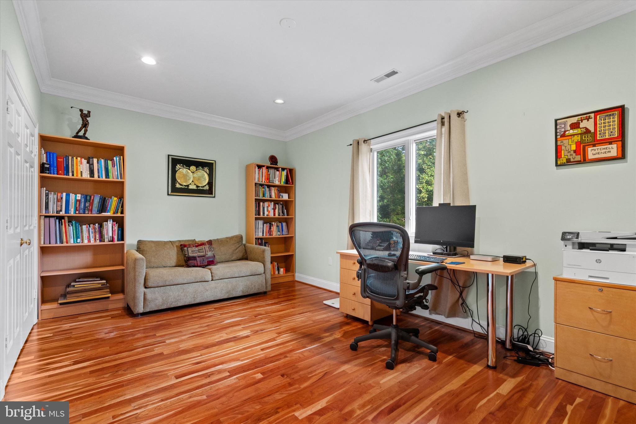 WESTHAMPTON - Residential