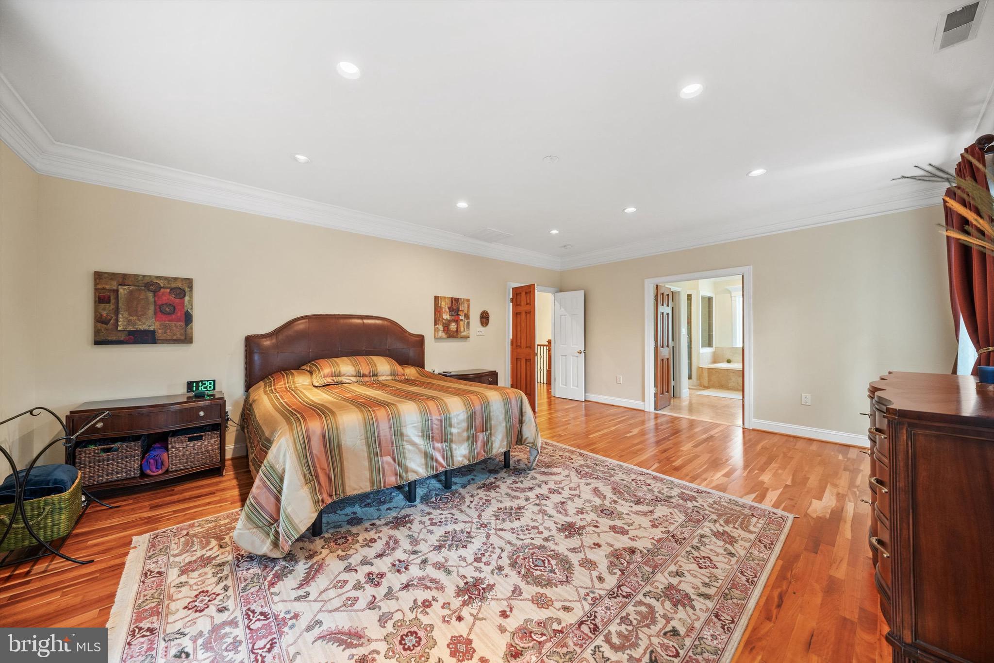 WESTHAMPTON - Residential