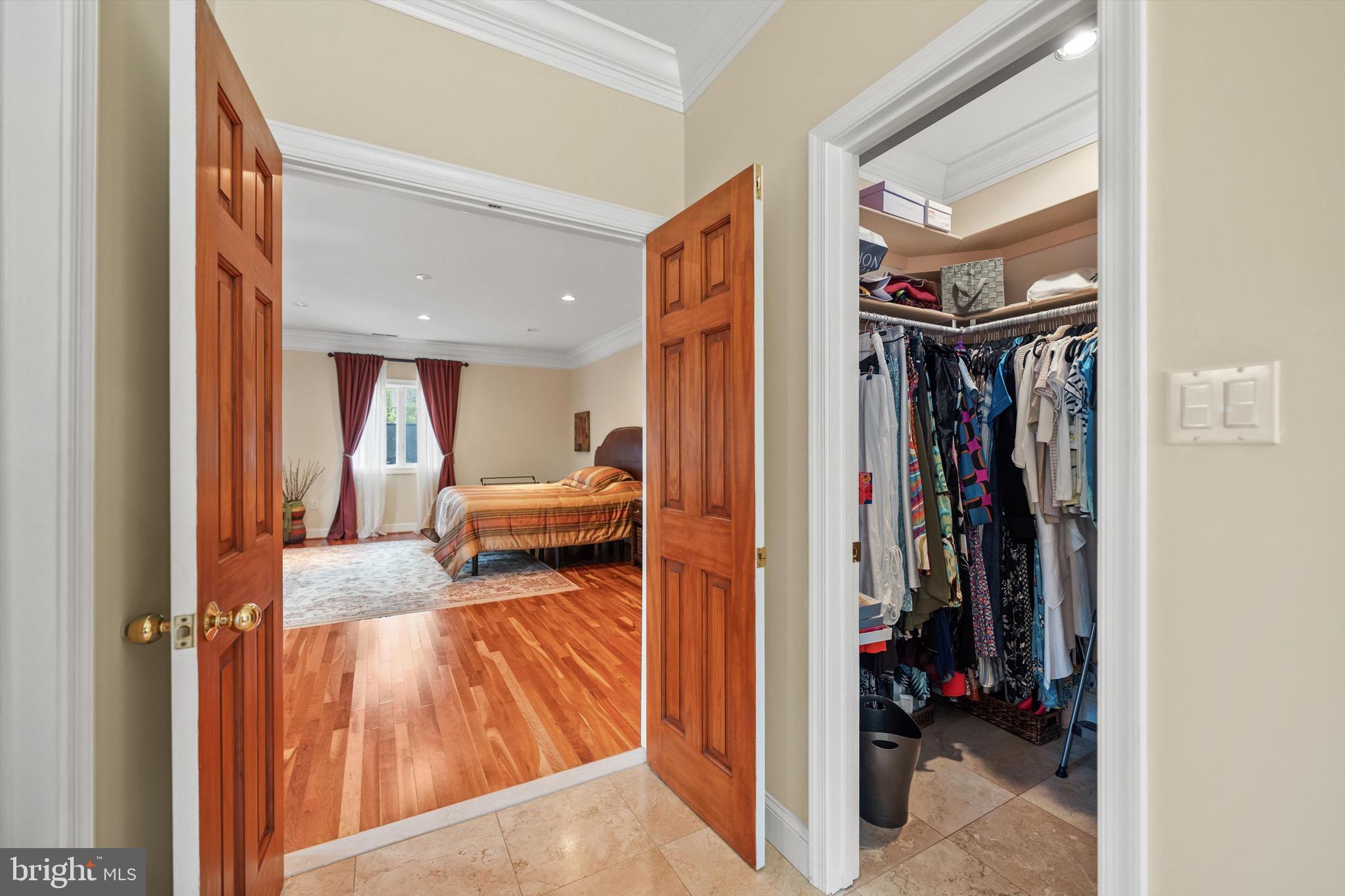 WESTHAMPTON - Residential