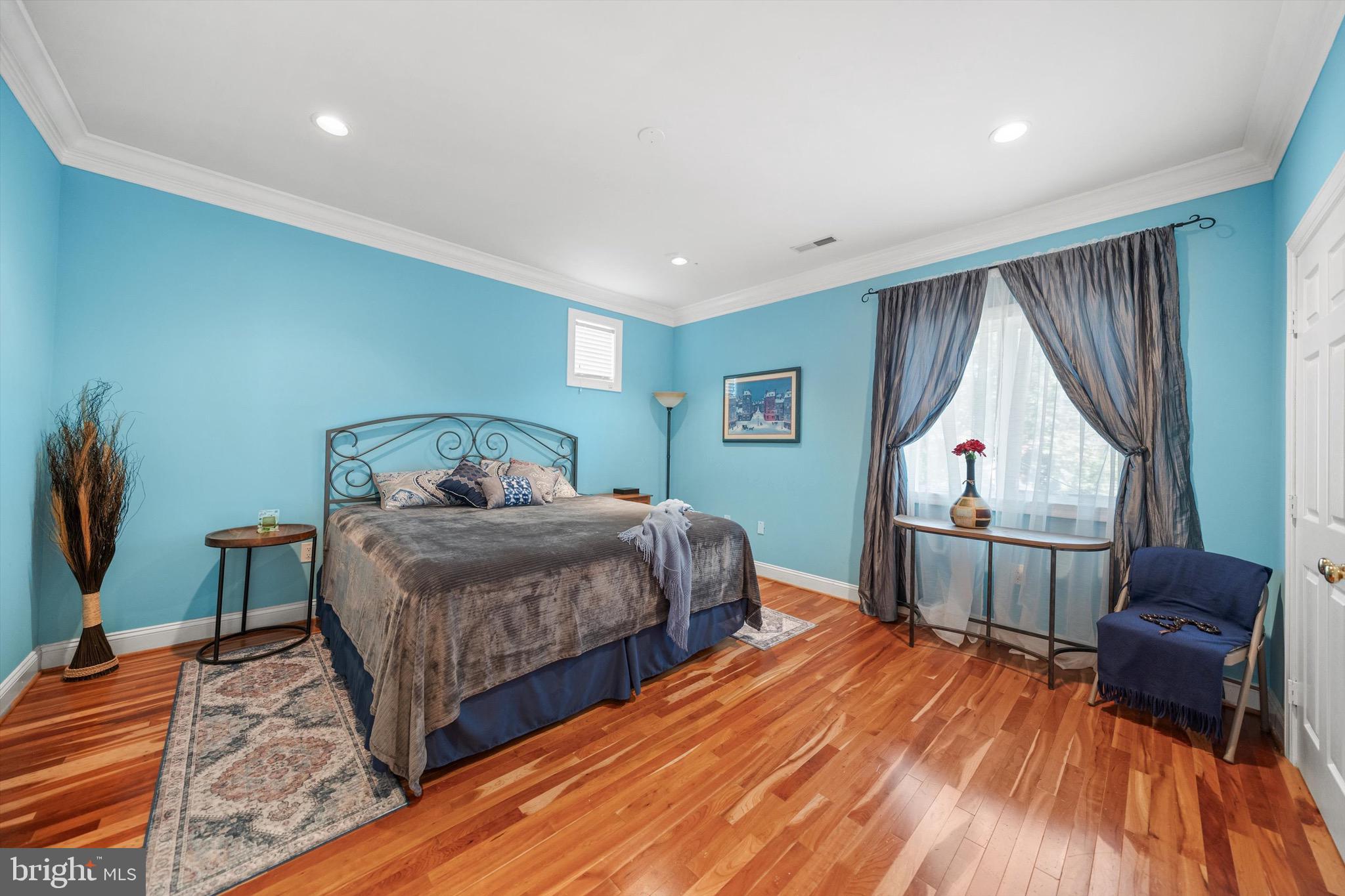 WESTHAMPTON - Residential