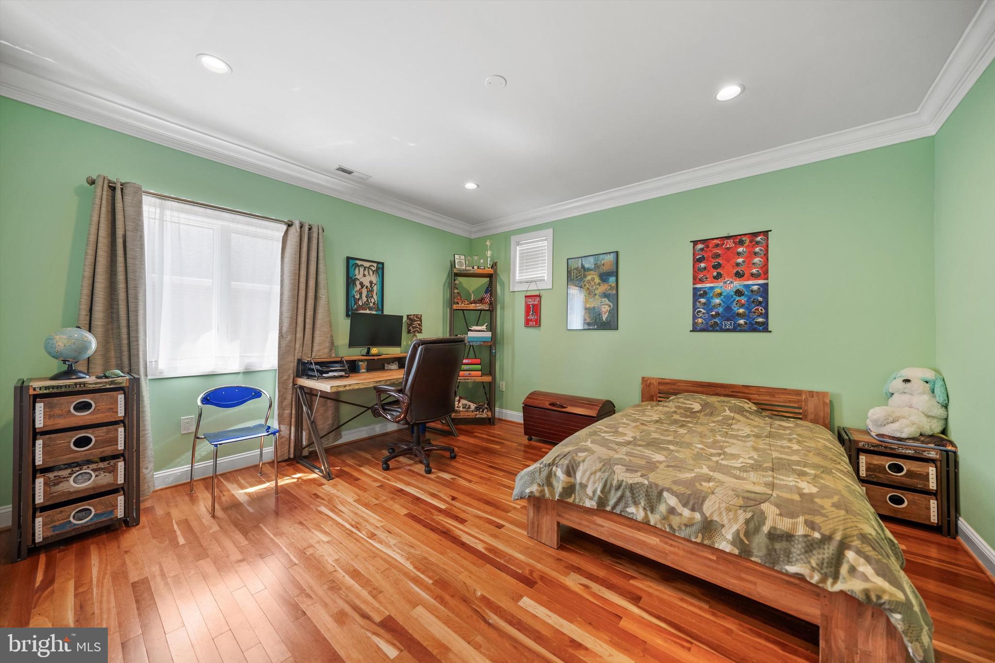 WESTHAMPTON - Residential