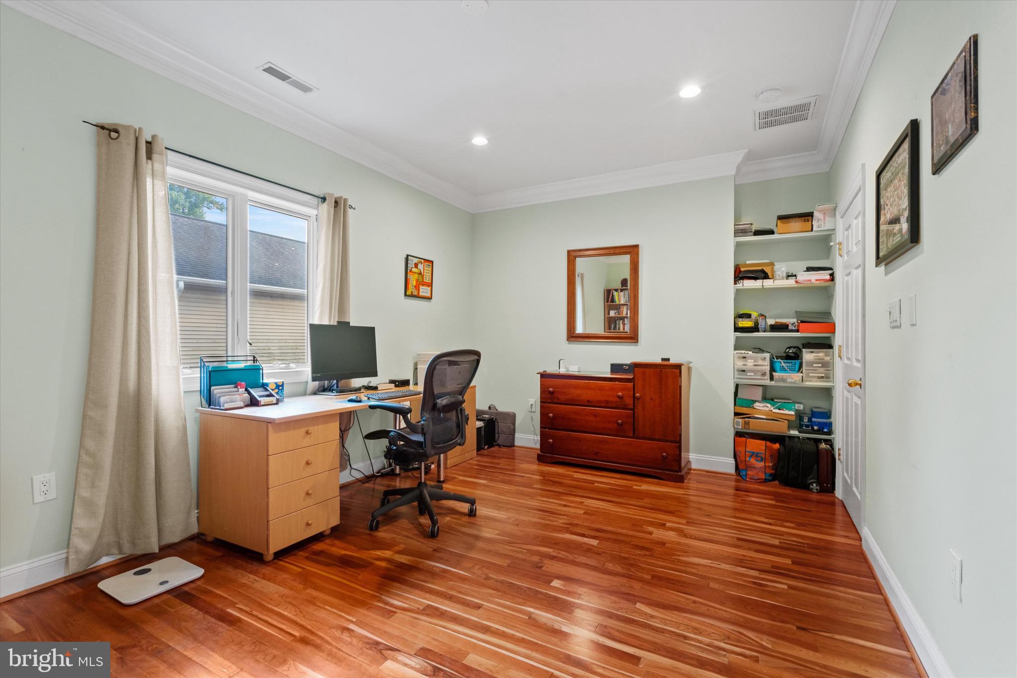 WESTHAMPTON - Residential