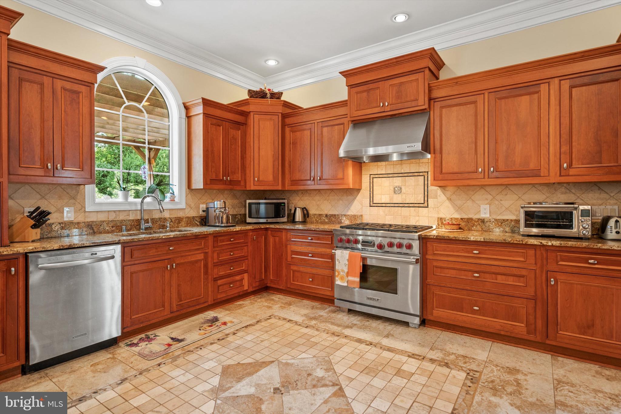 WESTHAMPTON - Residential