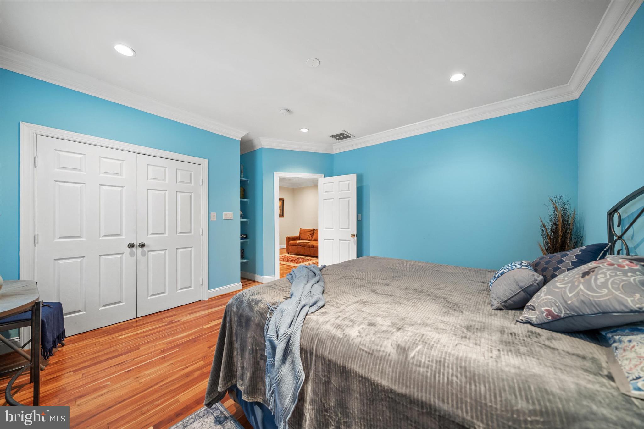 WESTHAMPTON - Residential