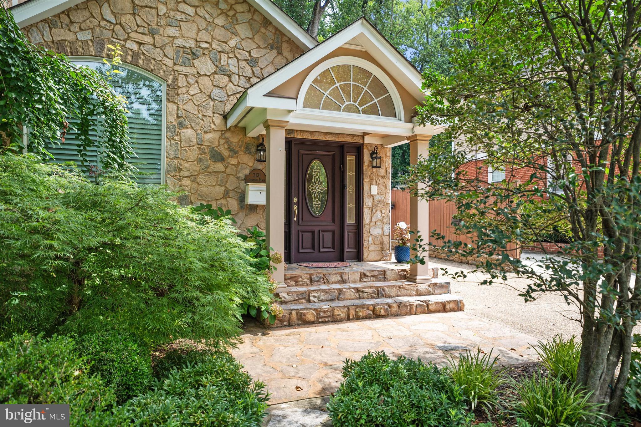 2131 GRAYSON PLACE