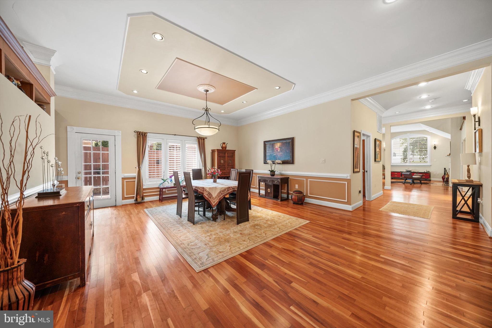 WESTHAMPTON - Residential