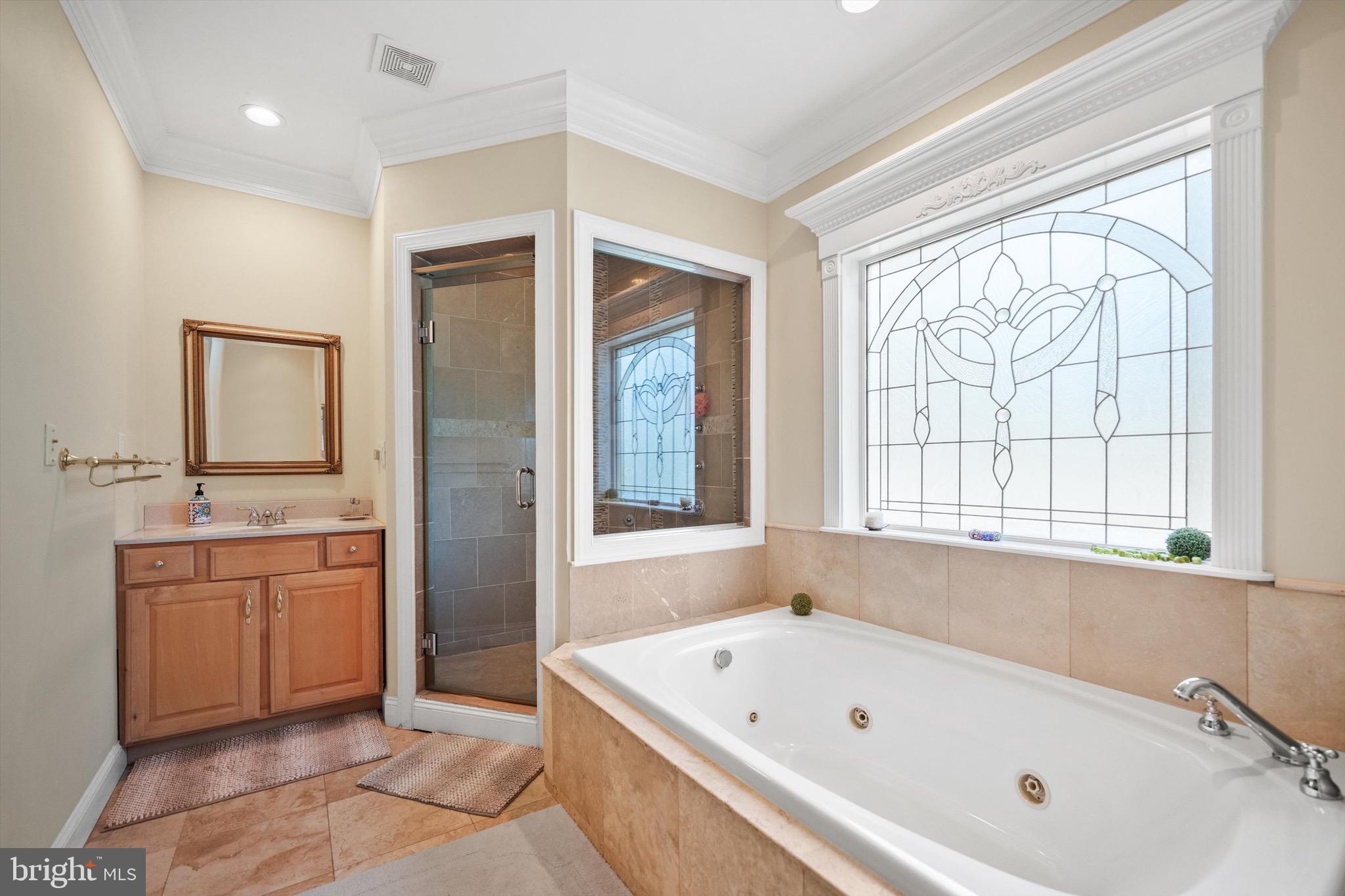 WESTHAMPTON - Residential