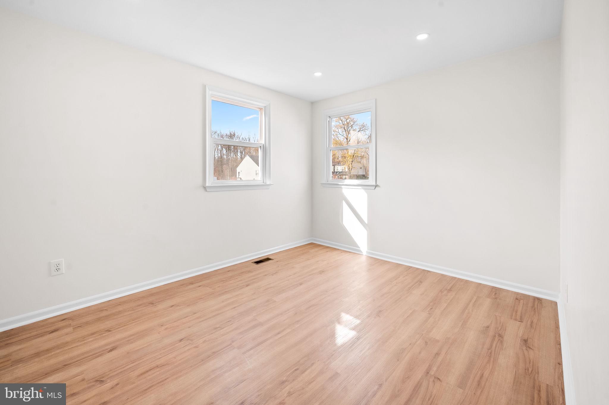 LYNDHURST - Residential