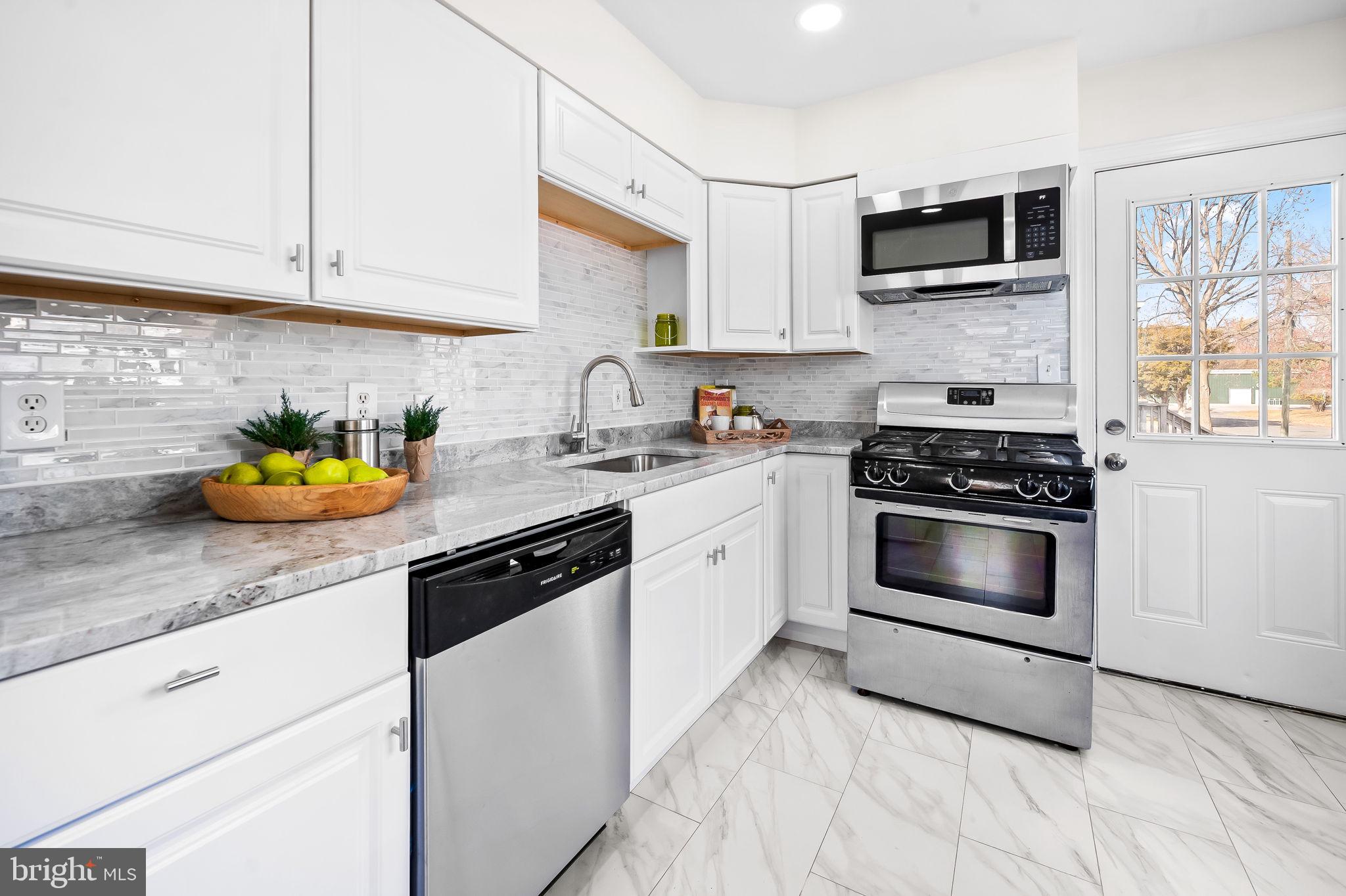 LYNDHURST - Residential