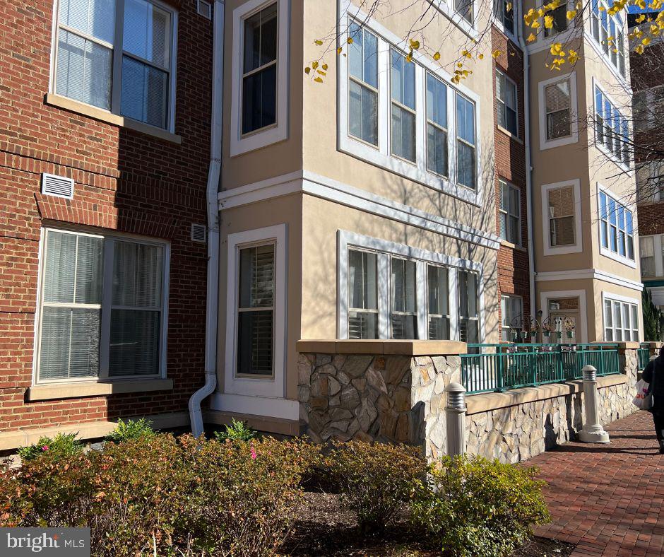 BELMONT BAY - Residential Lease